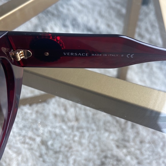 Versace Sunglasses - Picture 5 of 7